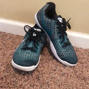 Men’s Kobe size 8
